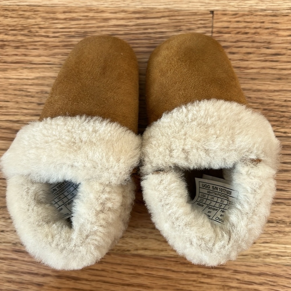 UGG Baby Infant Suede Booties Slipper Shoes 4-12M (Size 2/3) - Picture 6 of 6